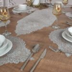 Ensemble de 7 pièces Valonia à Brodé Gris, 6 sous plats 36x52cm + chemin de table 115x38cm